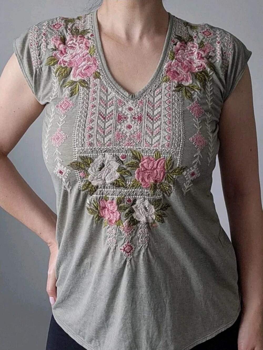 Johnny Was Women's Green Embroidered Cap Sleeve V Neck Tunic Top! Size S
